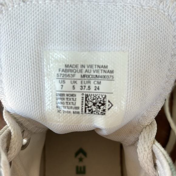 Converse Chuck Taylor’s lace ups women’s size 7 - Picture 5 of 7